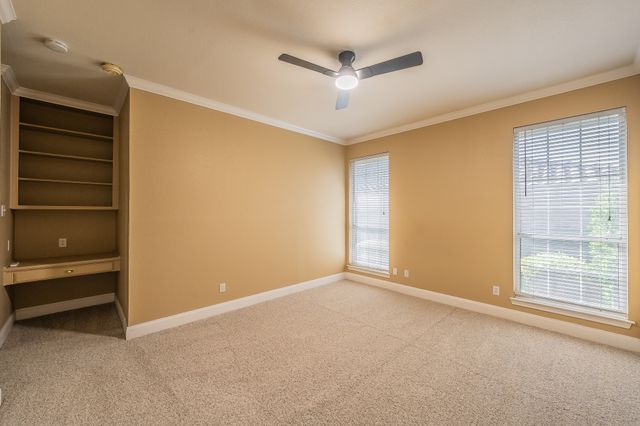 816 S Havenwood Lane, Fort Worth, TX 76112