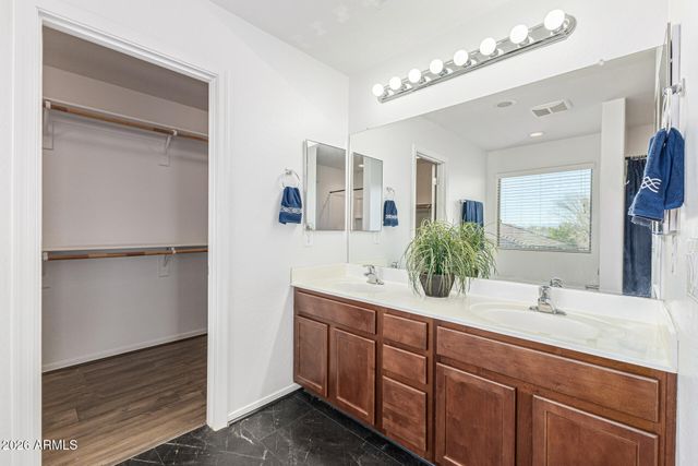 1052 W PAISLEY Drive, San Tan Valley, AZ 85143