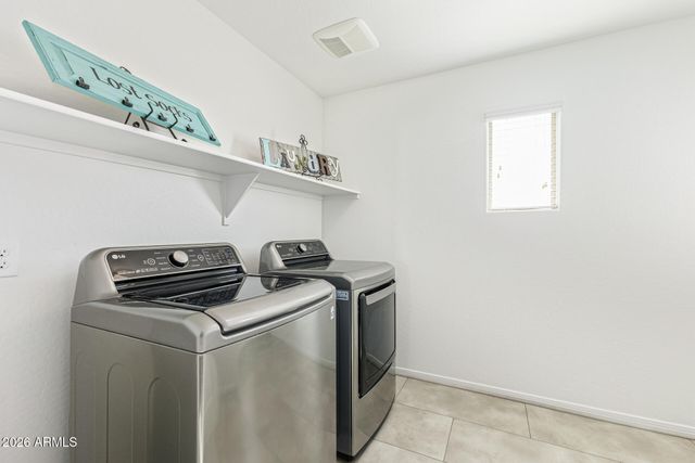 1052 W PAISLEY Drive, San Tan Valley, AZ 85143