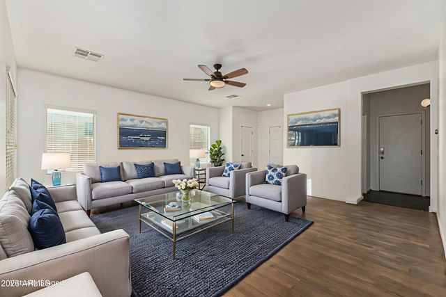 1052 W PAISLEY Drive, San Tan Valley, AZ 85143