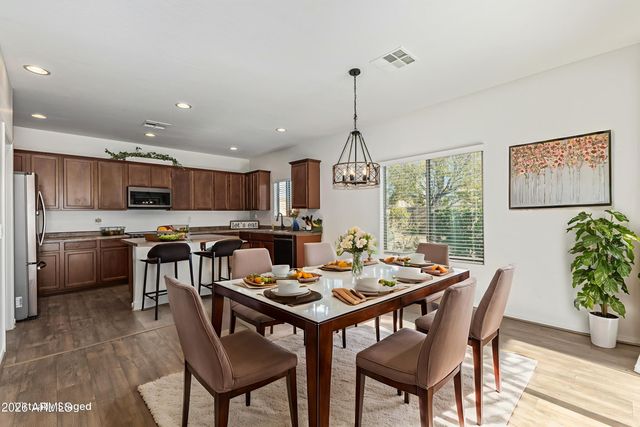 1052 W PAISLEY Drive, San Tan Valley, AZ 85143