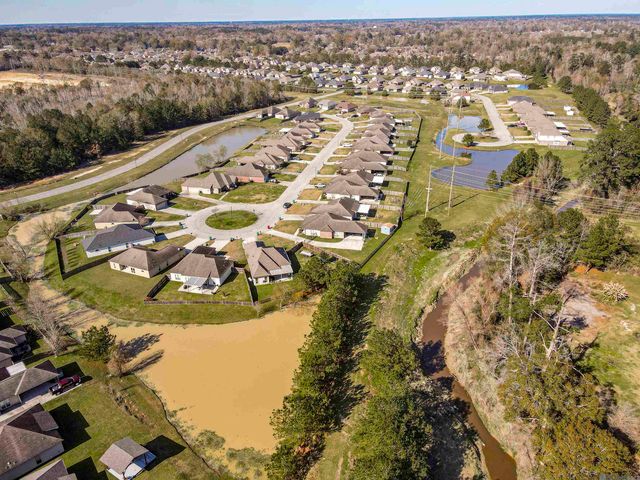 10806 Fenway Ln, Denham Springs, LA 70726