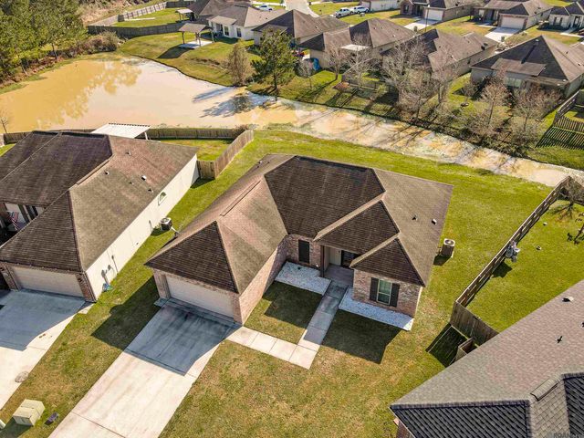 10806 Fenway Ln, Denham Springs, LA 70726