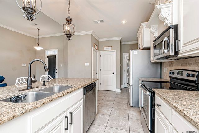 10806 Fenway Ln, Denham Springs, LA 70726