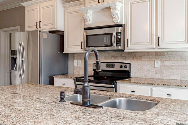 10806 Fenway Ln, Denham Springs, LA 70726