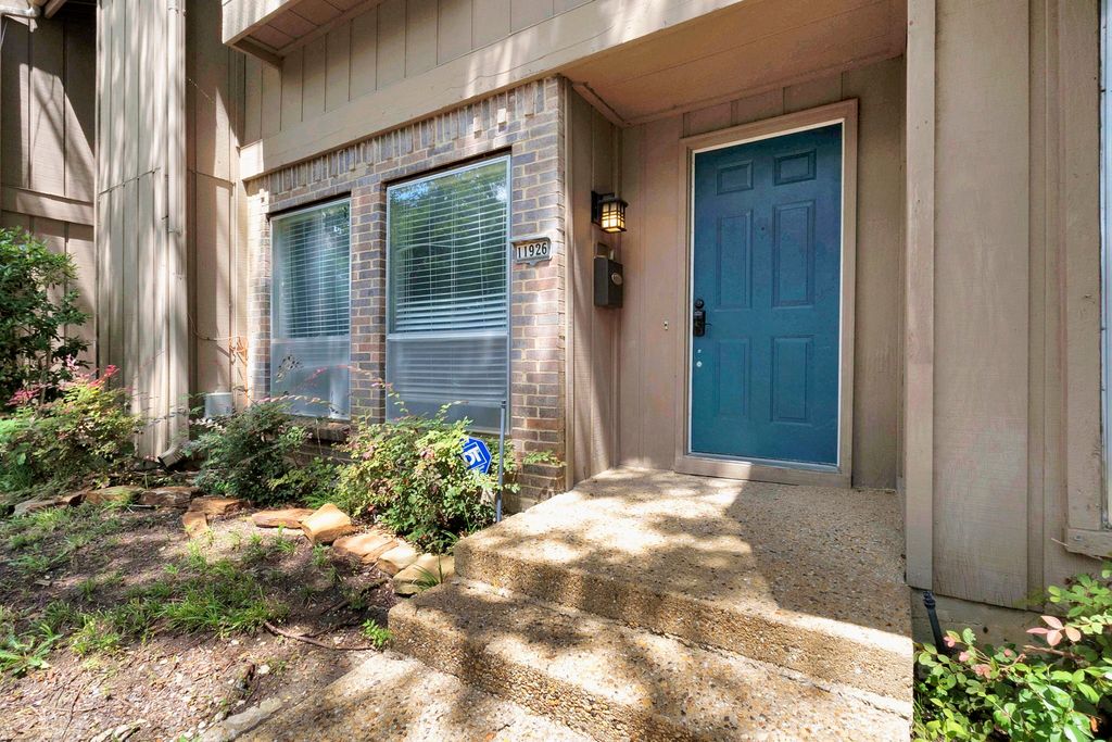 11926 Leisure Drive, Dallas, TX 75243