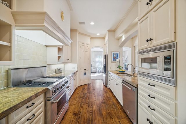 2207 Dunraven Lane, Houston, TX 77019