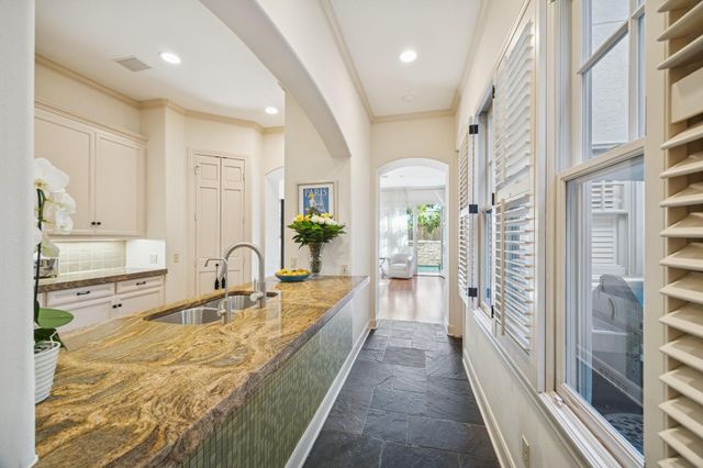 2207 Dunraven Lane, Houston, TX 77019