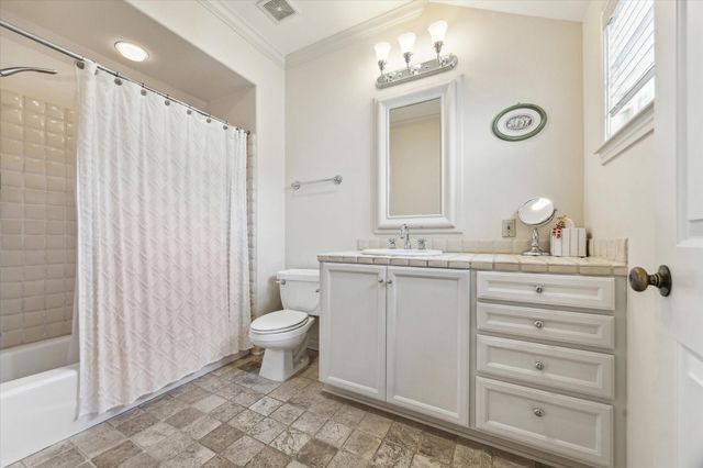 2207 Dunraven Lane, Houston, TX 77019