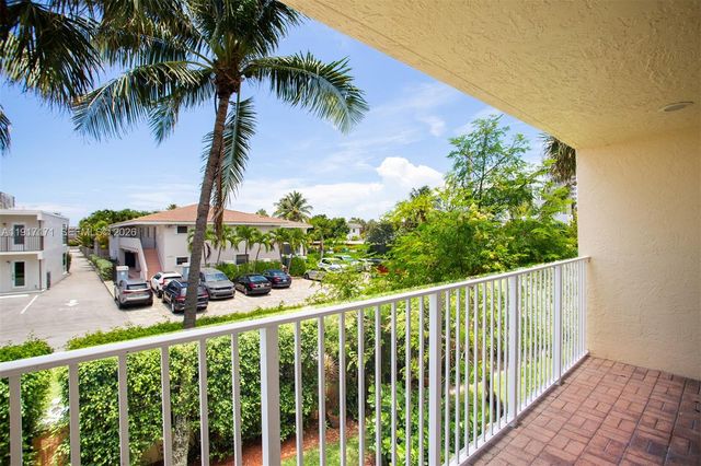 1998 NE 7th Street 104, Deerfield Beach, FL 33441