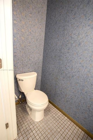 1998 NE 7th Street 104, Deerfield Beach, FL 33441