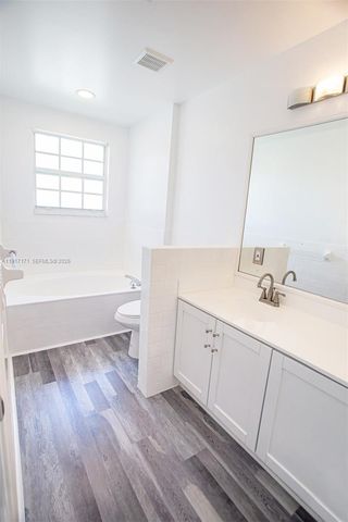1998 NE 7th Street 104, Deerfield Beach, FL 33441