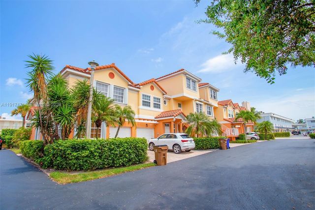 1998 NE 7th Street 104, Deerfield Beach, FL 33441