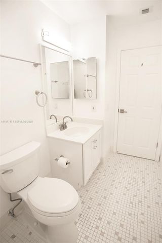 1998 NE 7th Street 104, Deerfield Beach, FL 33441
