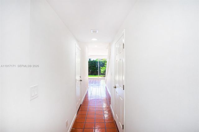 1998 NE 7th Street 104, Deerfield Beach, FL 33441