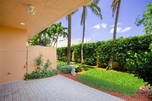 1998 NE 7th Street 104, Deerfield Beach, FL 33441