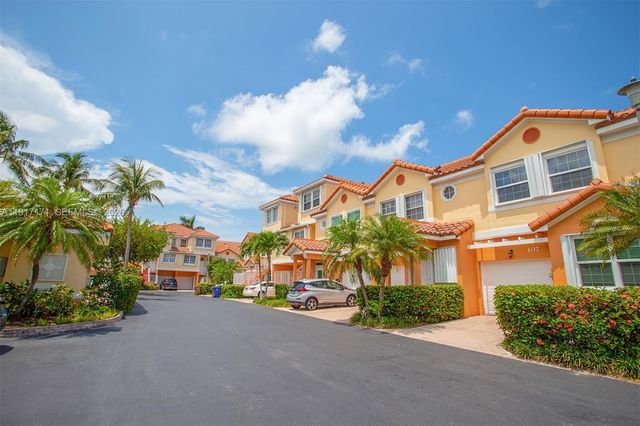 1998 NE 7th Street 104, Deerfield Beach, FL 33441