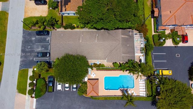 1998 NE 7th Street 104, Deerfield Beach, FL 33441