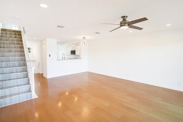 1998 NE 7th Street 104, Deerfield Beach, FL 33441