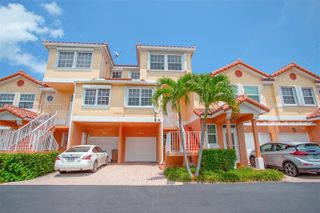 1998 NE 7th Street 104, Deerfield Beach, FL 33441