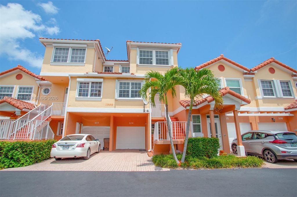 1998 NE 7th Street 104, Deerfield Beach, FL 33441