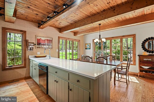 9126 POTOMAC RIDGE RD, Great Falls, VA 22066