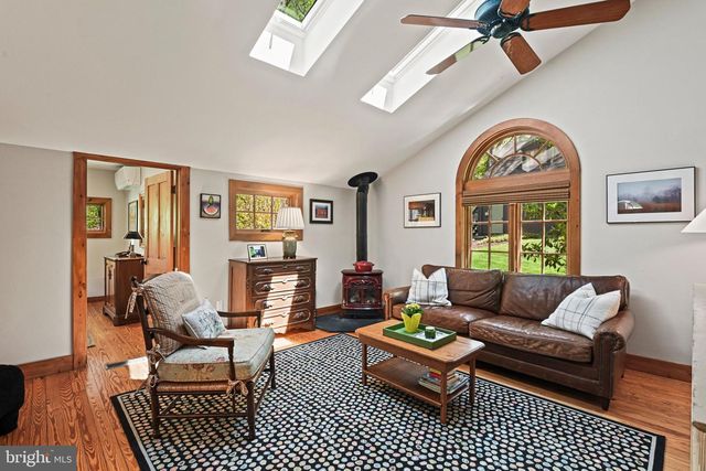 9126 POTOMAC RIDGE RD, Great Falls, VA 22066