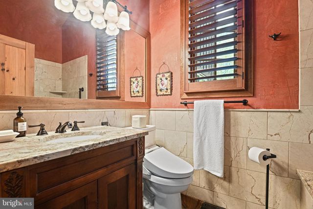 9126 POTOMAC RIDGE RD, Great Falls, VA 22066