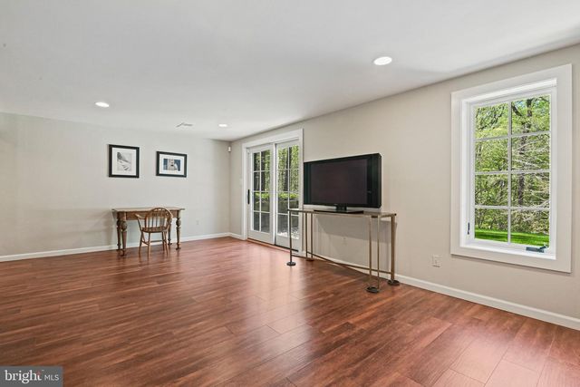 9126 POTOMAC RIDGE RD, Great Falls, VA 22066