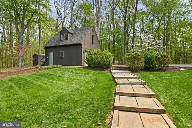 9126 POTOMAC RIDGE RD, Great Falls, VA 22066