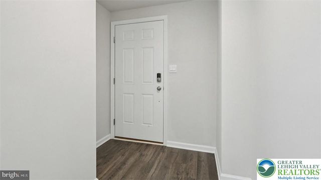 118 Winding Road, Forks Twp, PA 18040