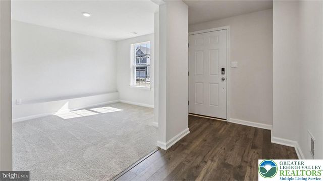 118 Winding Road, Forks Twp, PA 18040