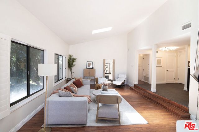 1434 Greenfield Avenue 303, Los Angeles, CA 90025