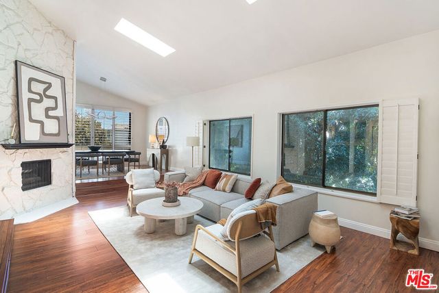 1434 Greenfield Avenue 303, Los Angeles, CA 90025