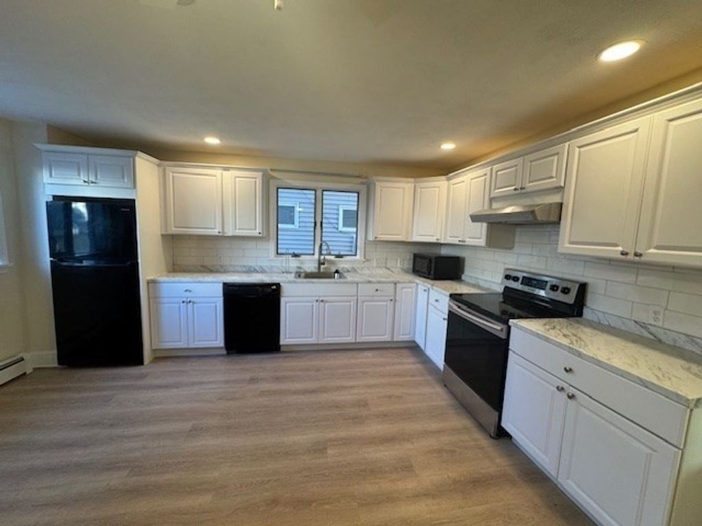 26 Avon 1, Everett, MA 02149