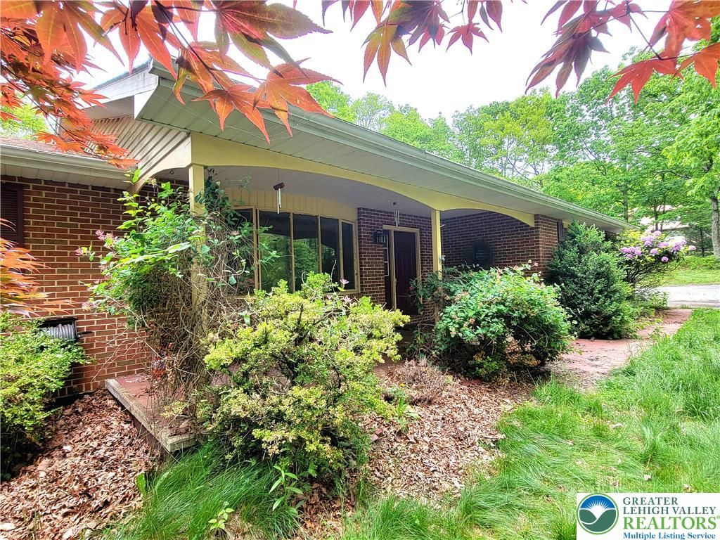150 TWIN OAK Terrace, Pocono Twp, PA 18372
