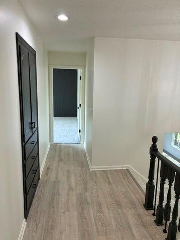 6807 Lakeshore Drive, Raytown, MO 64133
