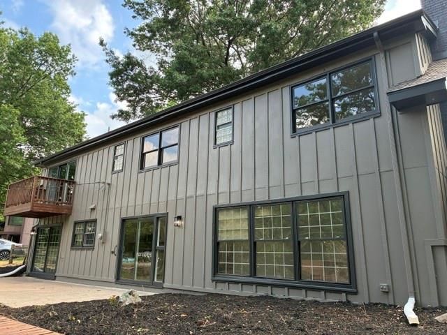 6807 Lakeshore Drive, Raytown, MO 64133