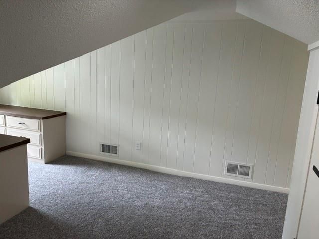 6807 Lakeshore Drive, Raytown, MO 64133