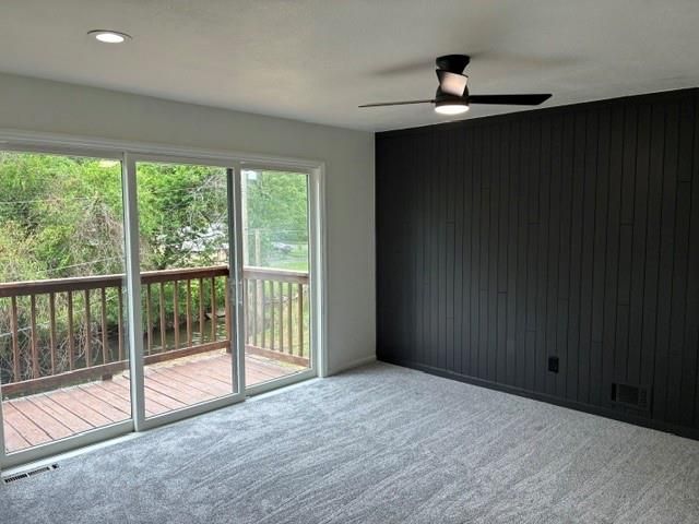 6807 Lakeshore Drive, Raytown, MO 64133