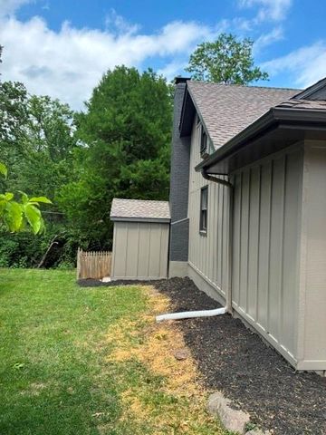6807 Lakeshore Drive, Raytown, MO 64133