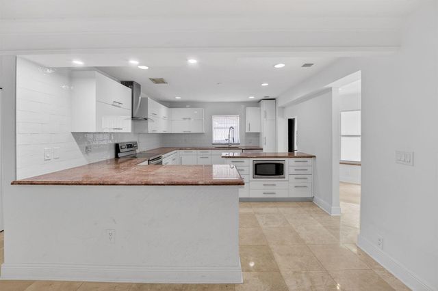 8044 Twin Lake Drive, Boca Raton, FL 33496