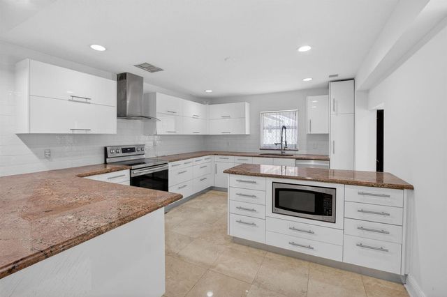 8044 Twin Lake Drive, Boca Raton, FL 33496
