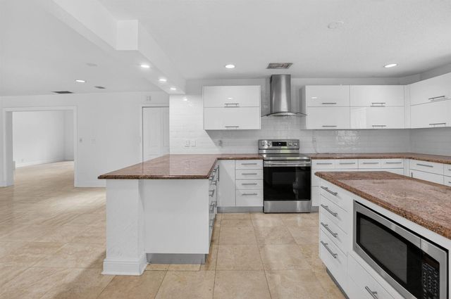 8044 Twin Lake Drive, Boca Raton, FL 33496