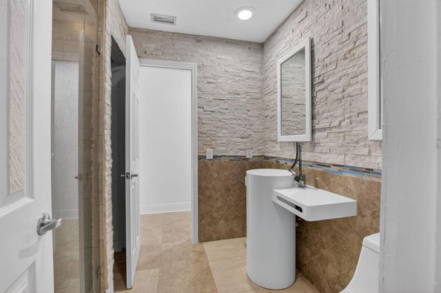 8044 Twin Lake Drive, Boca Raton, FL 33496