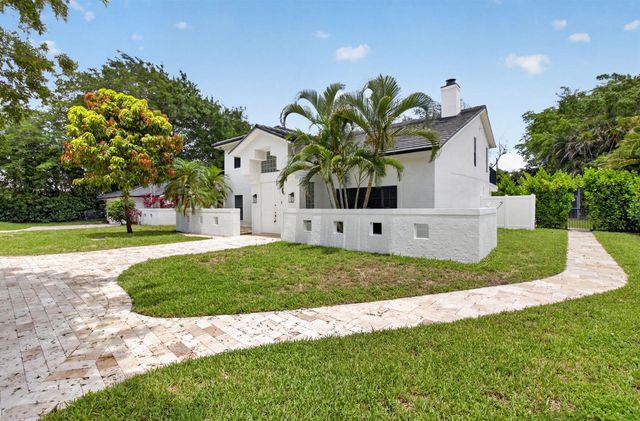8044 Twin Lake Drive, Boca Raton, FL 33496