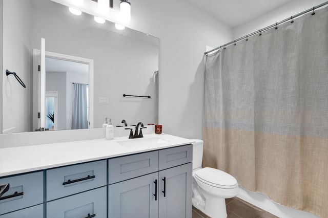 150 Highgate Drive, Venus, TX 76084