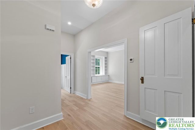 32 West Market Street 2nd Floor, Bethlehem City, PA 18018
