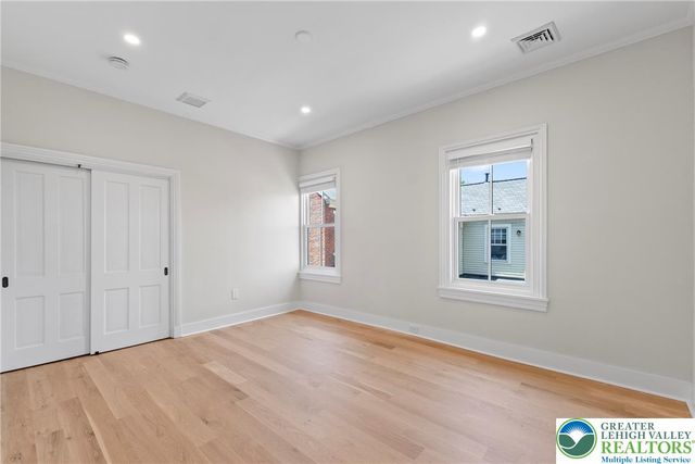 32 West Market Street 2nd Floor, Bethlehem City, PA 18018