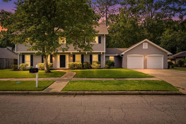 3010 Raphael Dr., Hattiesburg, MS 39402